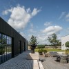 Terras van natuursteen door Mutsaerts BV
